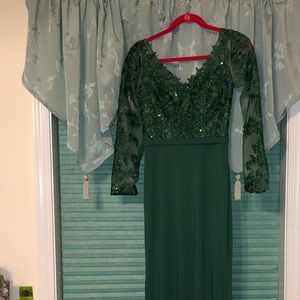 JJ’s House Dark Green formal dress,